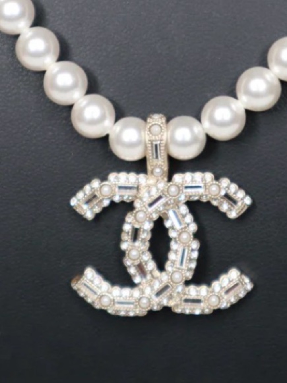 CHANEL Pearl Necklace with Crystal CC Charm - White & Gold - Picture 3 of 3